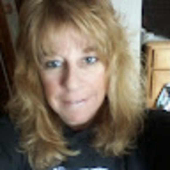 Meet your Posher, Kristine - Picture 1 of 1